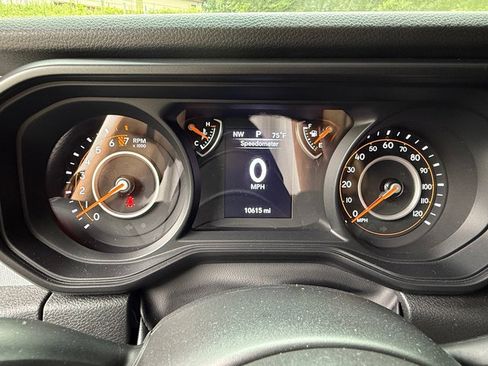 Used 2025 Jeep Gladiator Overland AWD/4WD image 20