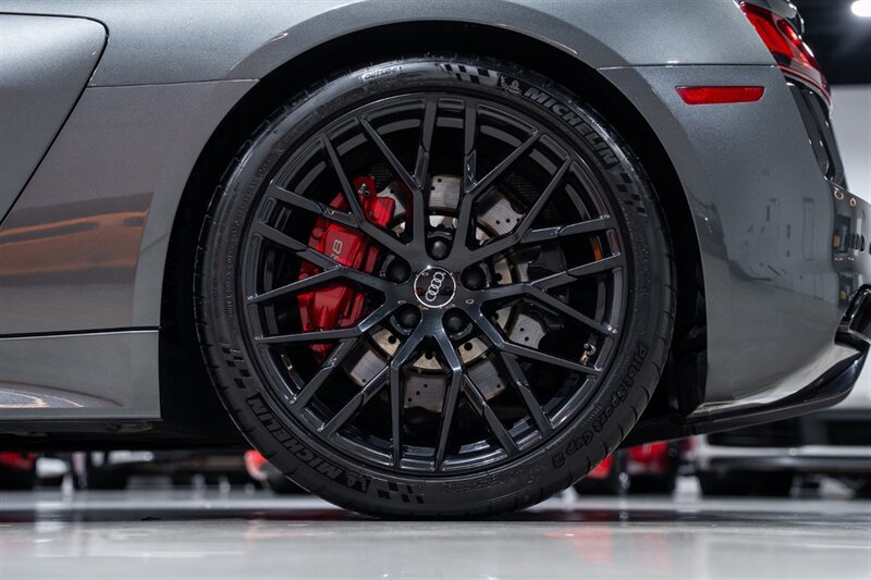 Used 2018 Audi R8 V10 RWD image 13