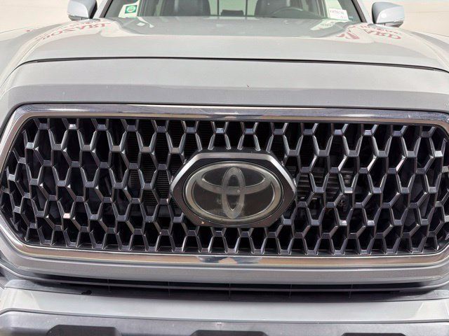 Used 2019 Toyota Tacoma TRD Off-Road AWD/4WD image 5