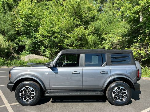 Used 2022 Ford Bronco Outer Banks AWD/4WD image 2
