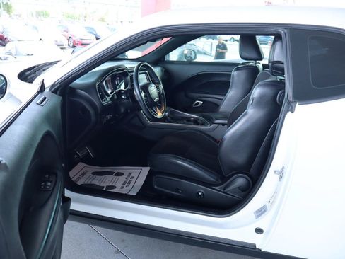 Used 2017 Dodge Challenger R/T Scat Pack w/ Leather Interior Group RWD image 14
