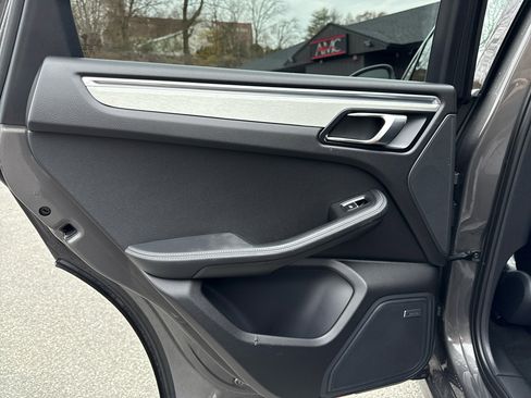 Used 2015 Porsche Macan Turbo image 29