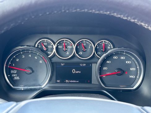 Used 2021 Chevrolet Suburban LT image 18