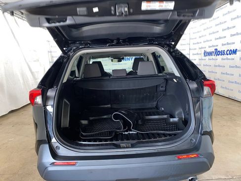 Used 2022 Toyota RAV4 XLE w/ Convenience Package AWD/4WD image 17