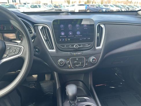 Used 2022 Chevrolet Malibu LS FWD image 16