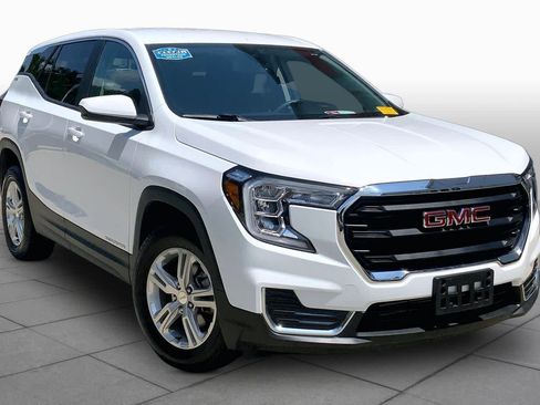 Used 2024 GMC Terrain SLE AWD/4WD image 3
