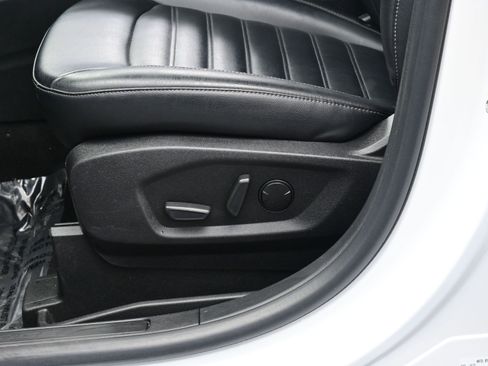 Used 2022 Ford Edge SEL image 12