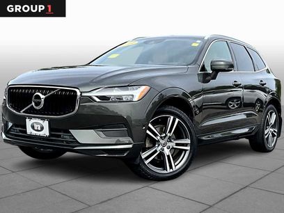 Used 2019 Volvo XC60 T5 Momentum w/ Multimedia Package
