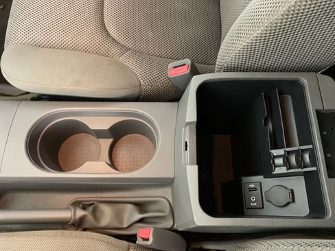 Used 2016 Nissan Frontier SV image 28