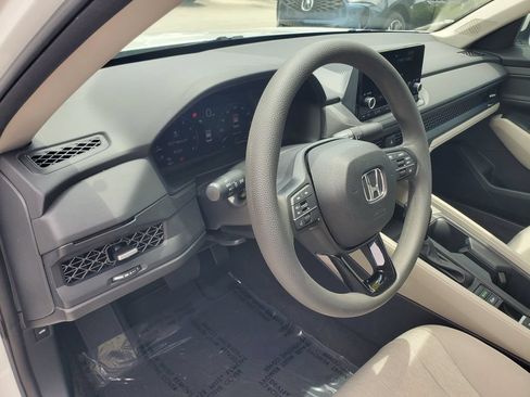 Used 2023 Honda Accord EX image 14