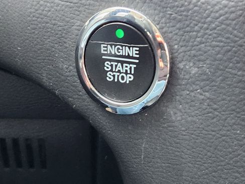 Used 2018 Ford Edge Titanium image 27