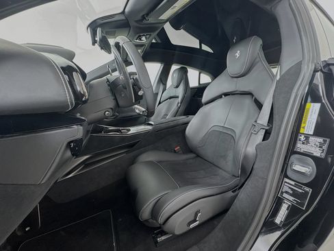 Used 2025 Ferrari Purosangue AWD/4WD image 7