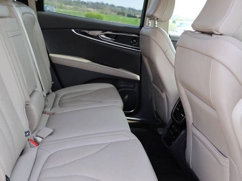 Used 2022 Lincoln Nautilus Reserve w/ Equipment Group 201A image 16