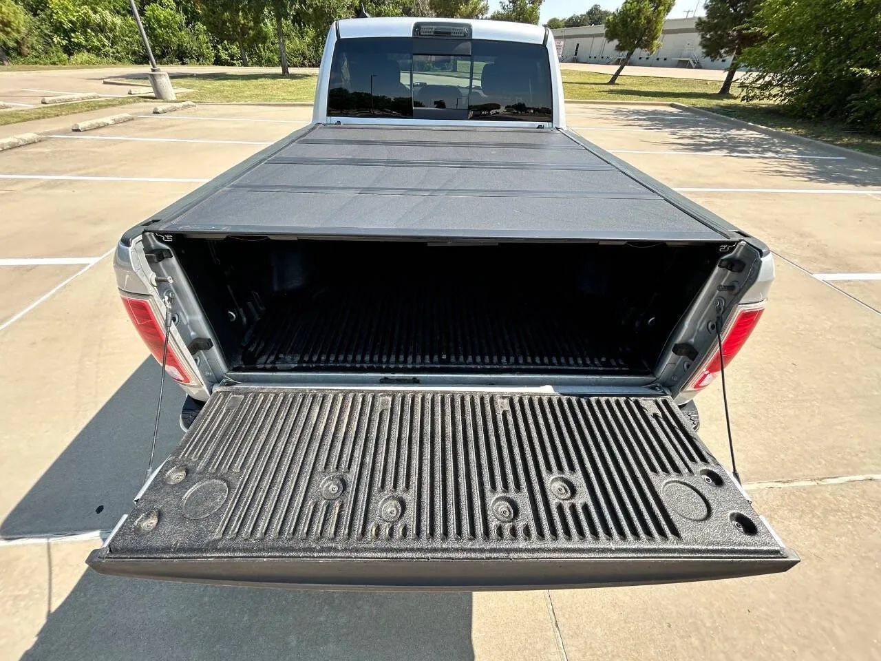 Used 2017 RAM 1500 Laramie RWD image 10