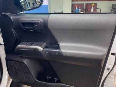 Used 2019 Toyota Tacoma SR5 image 14