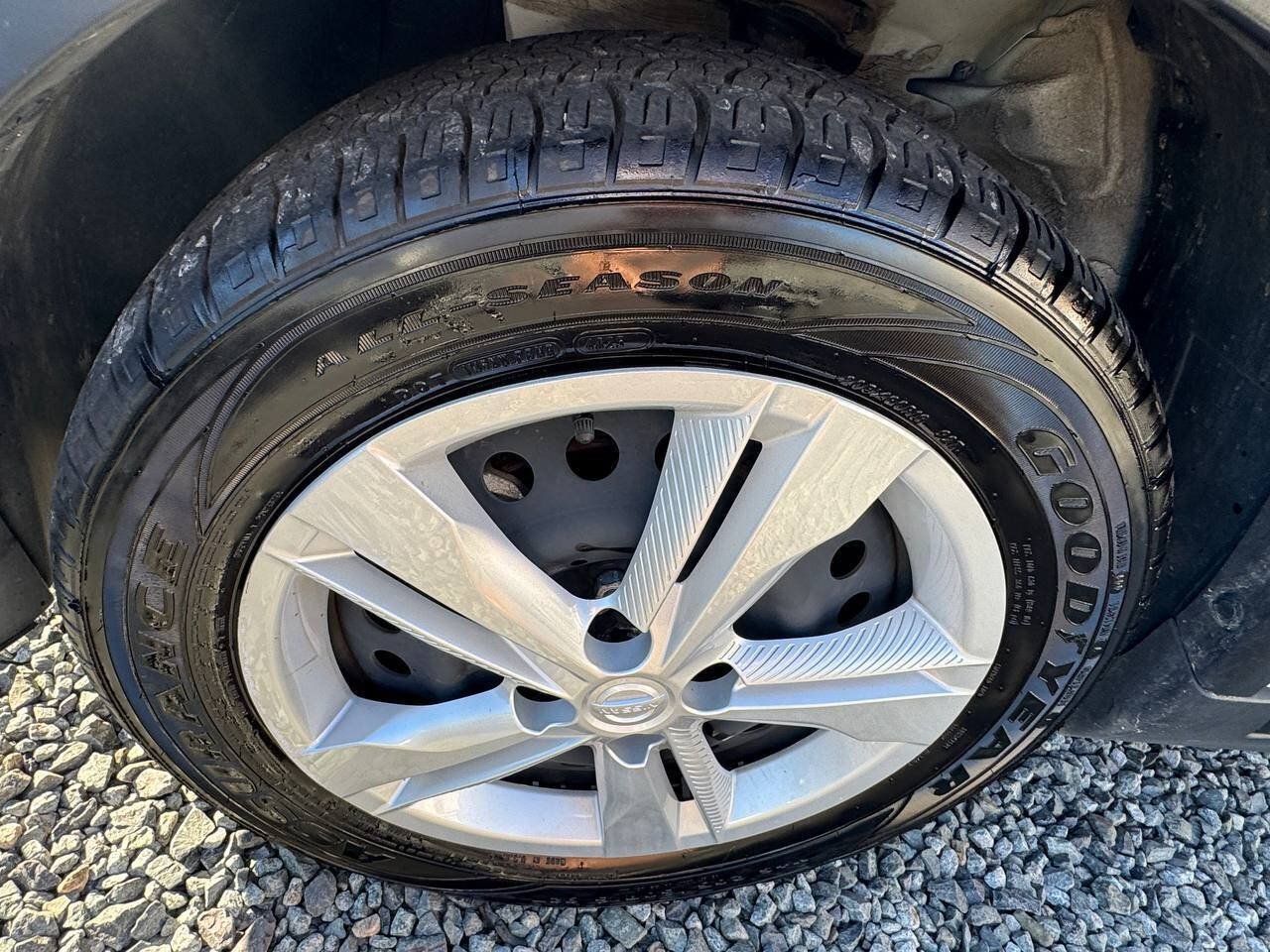 Used 2024 Nissan Kicks S FWD image 27