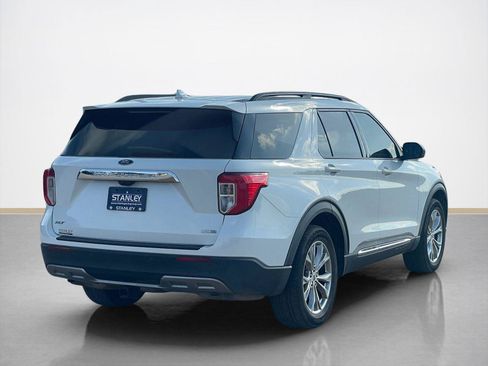 Used 2020 Ford Explorer XLT w/ Equipment Group 202A AWD/4WD image 8