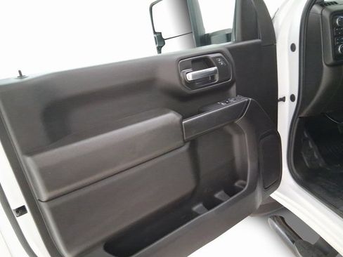 Used 2025 Chevrolet Silverado 2500 W/T w/ WT Convenience Package image 13