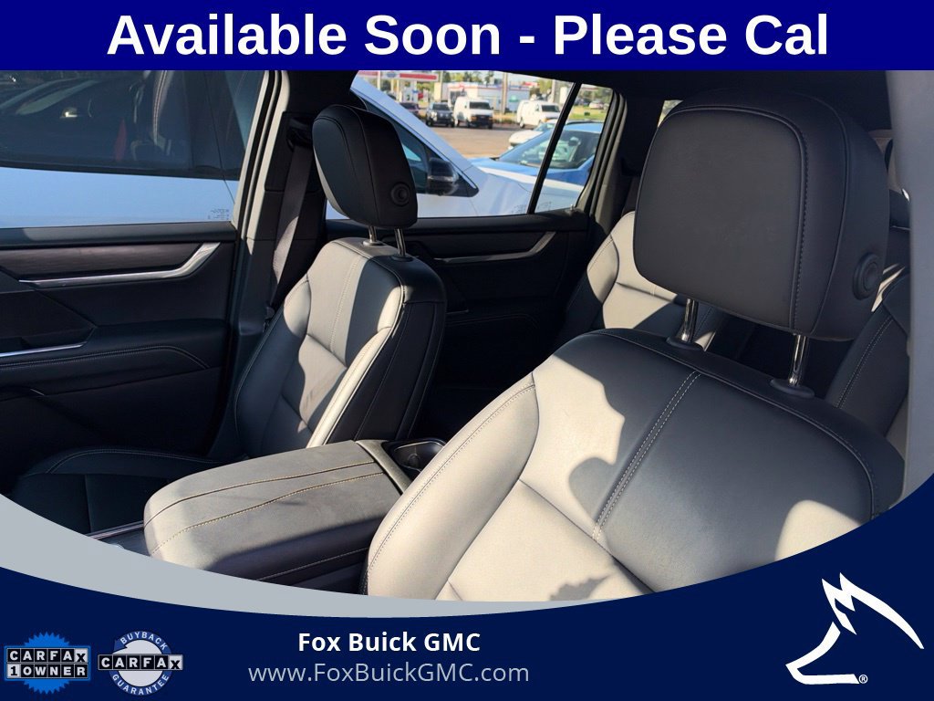 Used 2025 GMC Acadia Elevation w/ Elevation Premium Package AWD/4WD image 9
