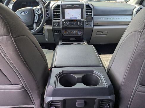 Certified 2022 Ford F250 XLT w/ XLT Premium Package image 27