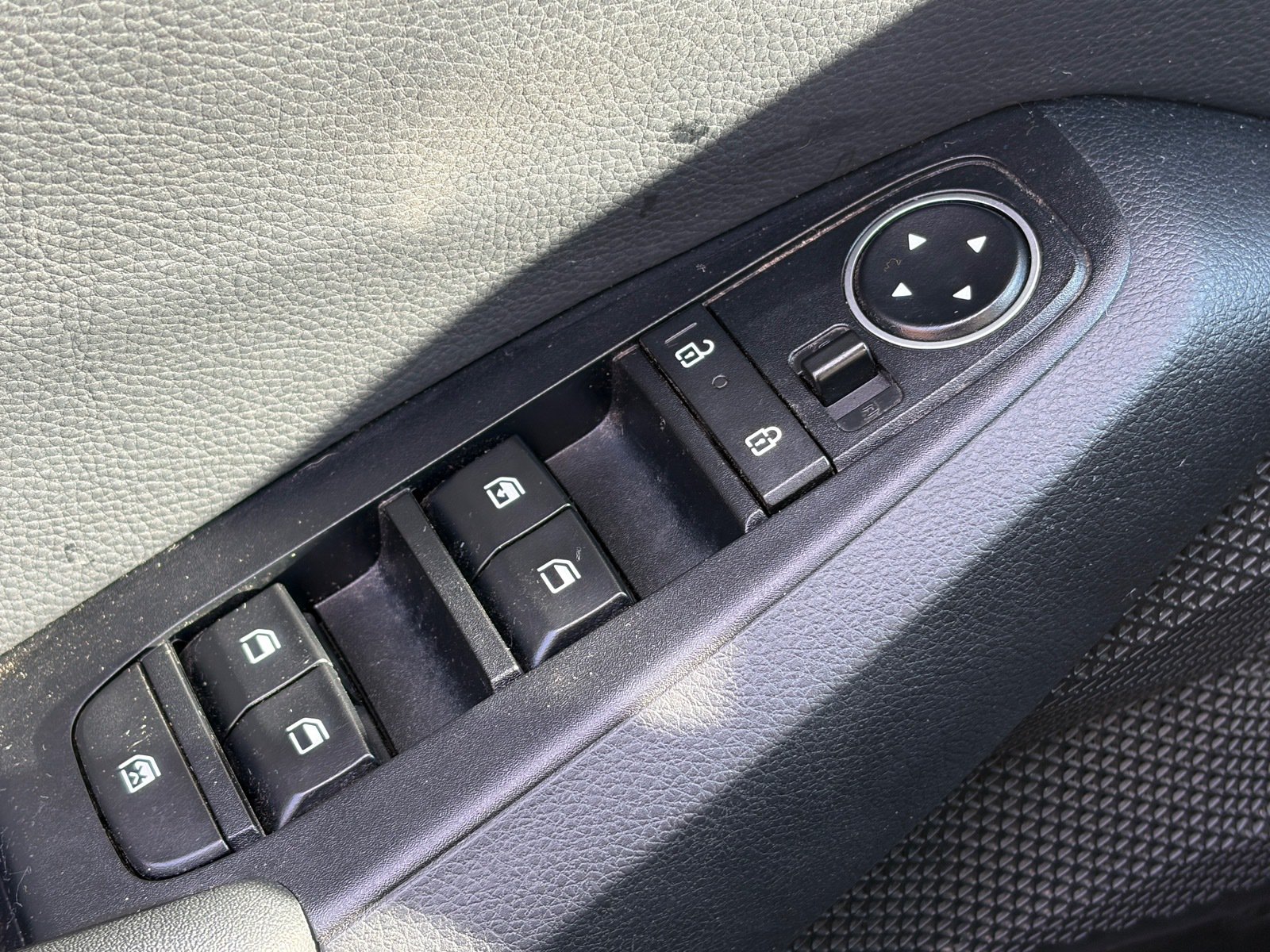 Certified 2024 Kia Seltos S FWD image 7