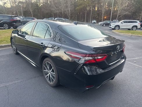 Used 2024 Toyota Camry SE image 14