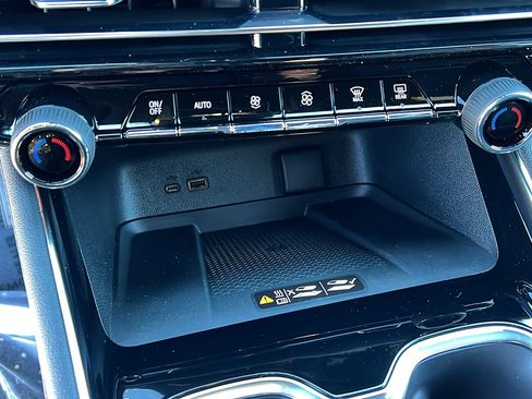 New 2026 Chevrolet Traverse RS image 25