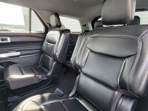 Used 2022 Ford Explorer XLT w/ Equipment Group 202A image 52