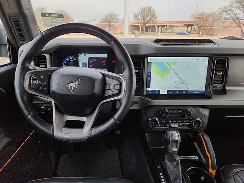 Used 2022 Ford Bronco Badlands image 6