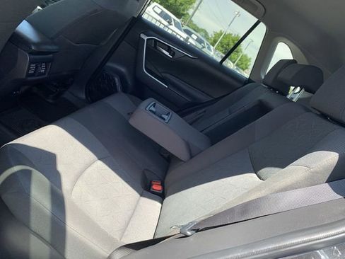Used 2025 Toyota RAV4 XLE AWD/4WD image 10
