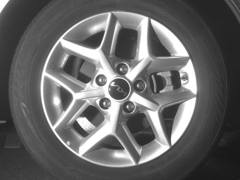 Used 2025 Kia Soul LX w/ LX Technology Package FWD image 13