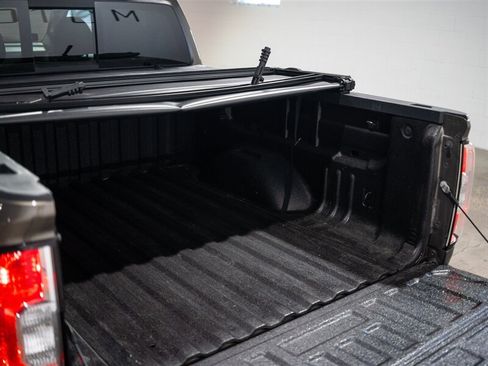 Used 2016 GMC Canyon SLT w/ Driver Alert Package AWD/4WD image 23
