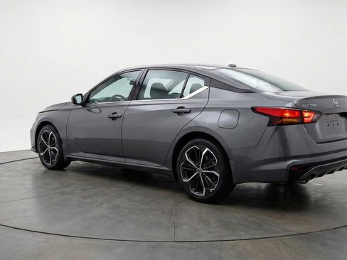 Used 2025 Nissan Altima 2.5 SR image 6