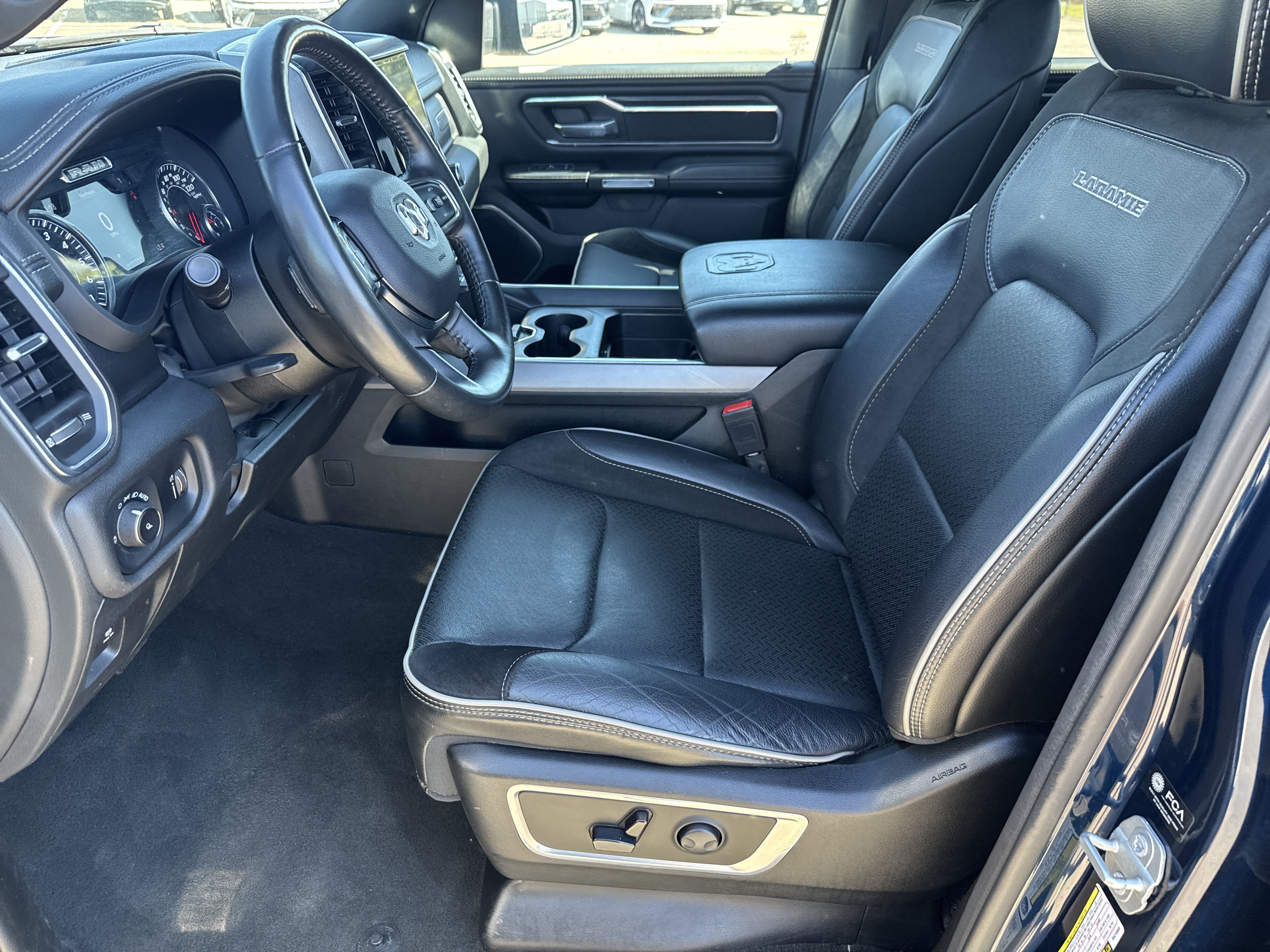 Used 2024 RAM 1500 Laramie AWD/4WD image 5