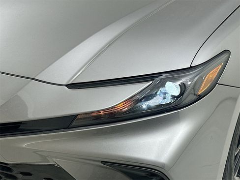 Used 2025 Toyota Camry SE image 18