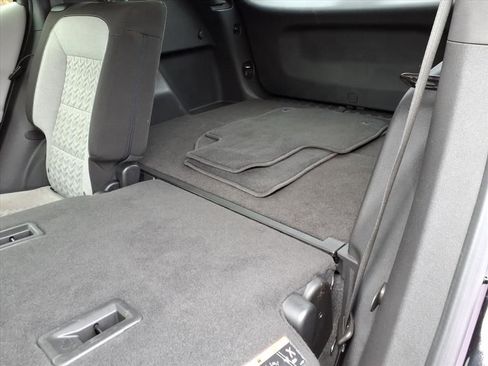 Used 2023 Chevrolet Equinox LS w/ LS Convenience Package image 34