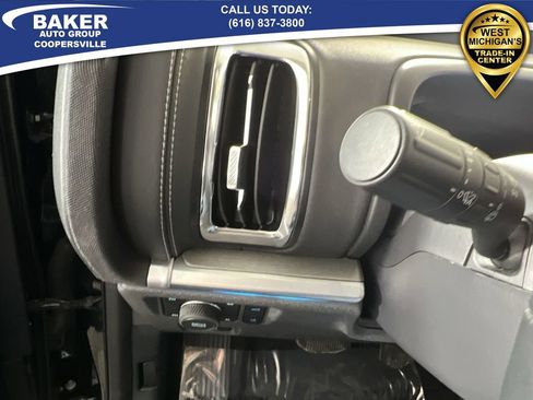 Used 2025 Ford Expedition Platinum image 19