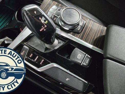 Used 2018 BMW 530i xDrive w/ Premium Package image 17