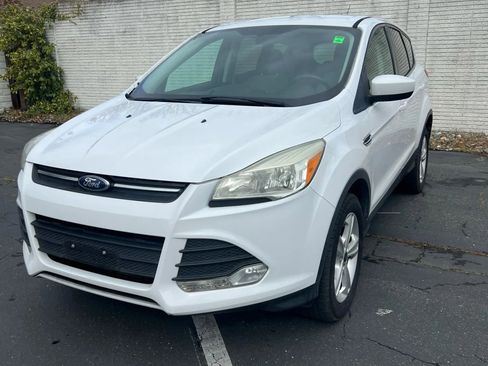 Used 2013 Ford Escape SE w/ Class II Trailer Tow Pkg image 1