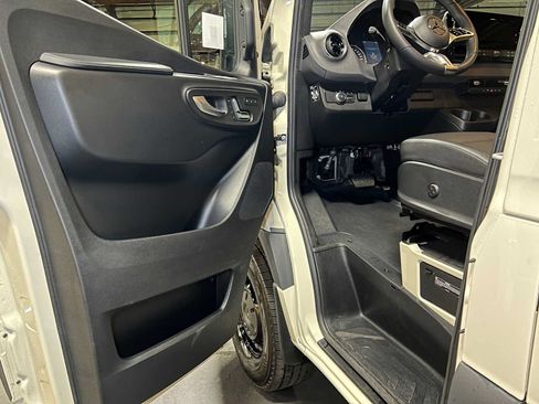 Used 2026 Mercedes-Benz Sprinter 2500 image 22