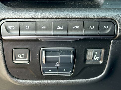 Used 2021 Cadillac Escalade Sport w/ Driver Assist Tech Package AWD/4WD image 35