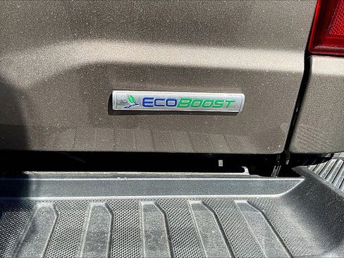 Used 2022 Ford F150 XLT w/ Trailer Tow Package RWD image 10