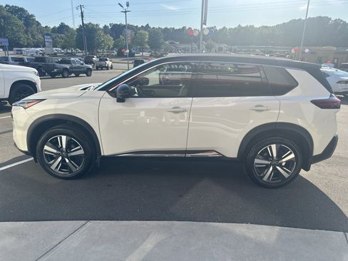 Used 2023 Nissan Rogue SL AWD/4WD image 5