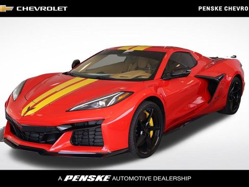 Used 2025 Chevrolet Corvette E-Ray w/ Stealth Interior Trim Package AWD/4WD image 1
