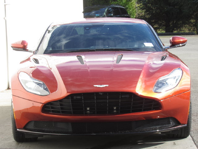 Used 2017 Aston Martin DB11 V12 RWD image 3
