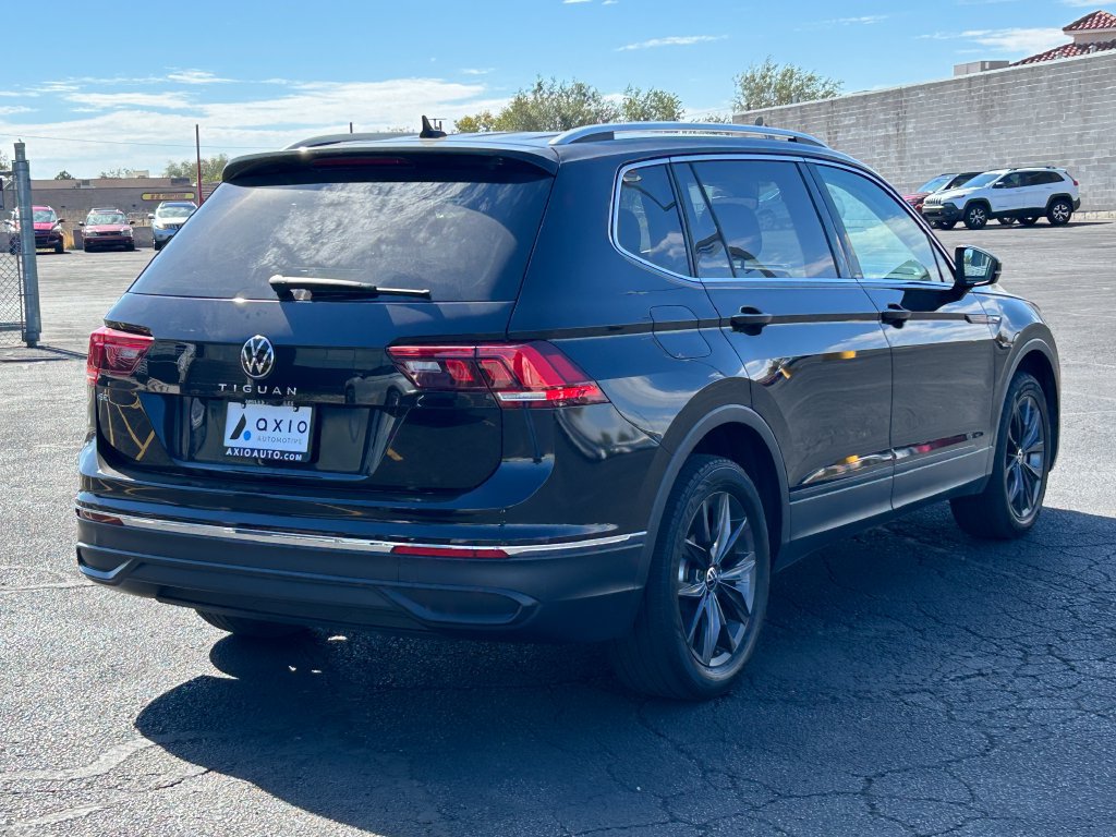 Used 2022 Volkswagen Tiguan SE FWD image 3