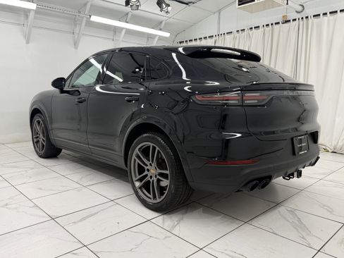 Used 2022 Porsche Cayenne Platinum Edition AWD/4WD image 14