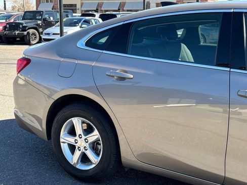 Used 2024 Chevrolet Malibu LS image 3