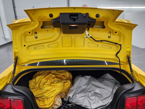 Used 2005 Ford Mustang GT image 29