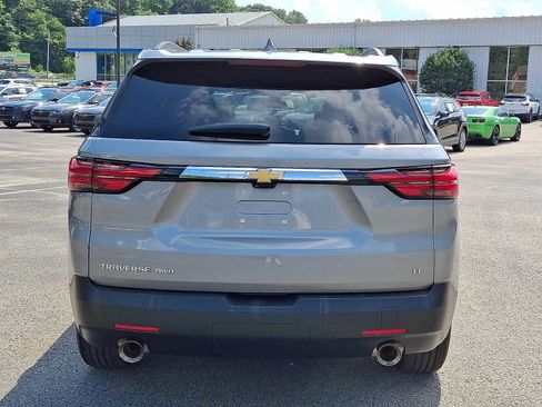 Used 2023 Chevrolet Traverse LT w/ LT Premium Package AWD/4WD image 5